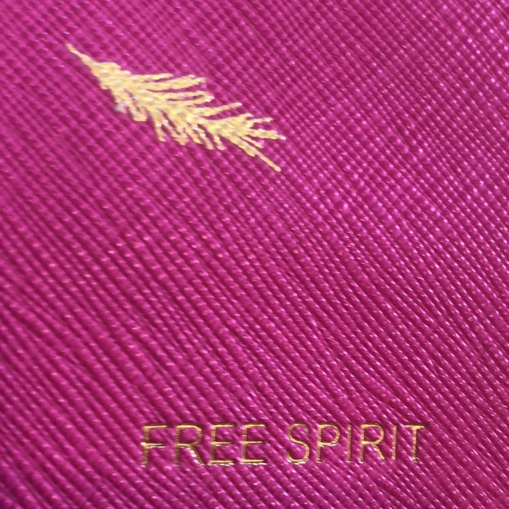 KATIE LOXTON FREE SPIRIT TEXTURED PERFECT POUCH PINK GOLD EMBOSSED NEW WITH TAGS